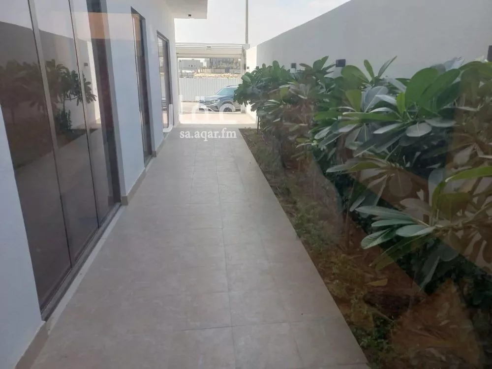 4 bedroom villa in Al Bahr, Eastern Province 8