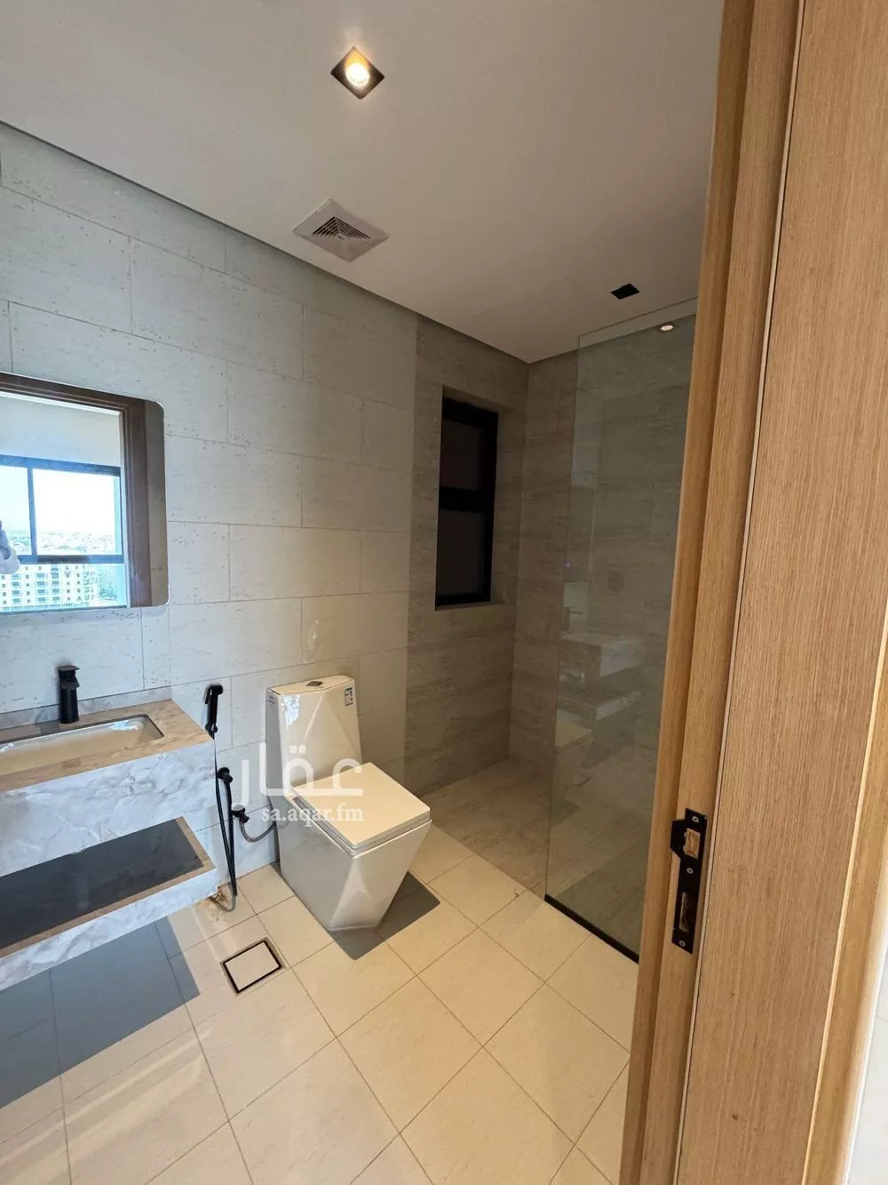 شقة 3 غرف في الحمرا 5