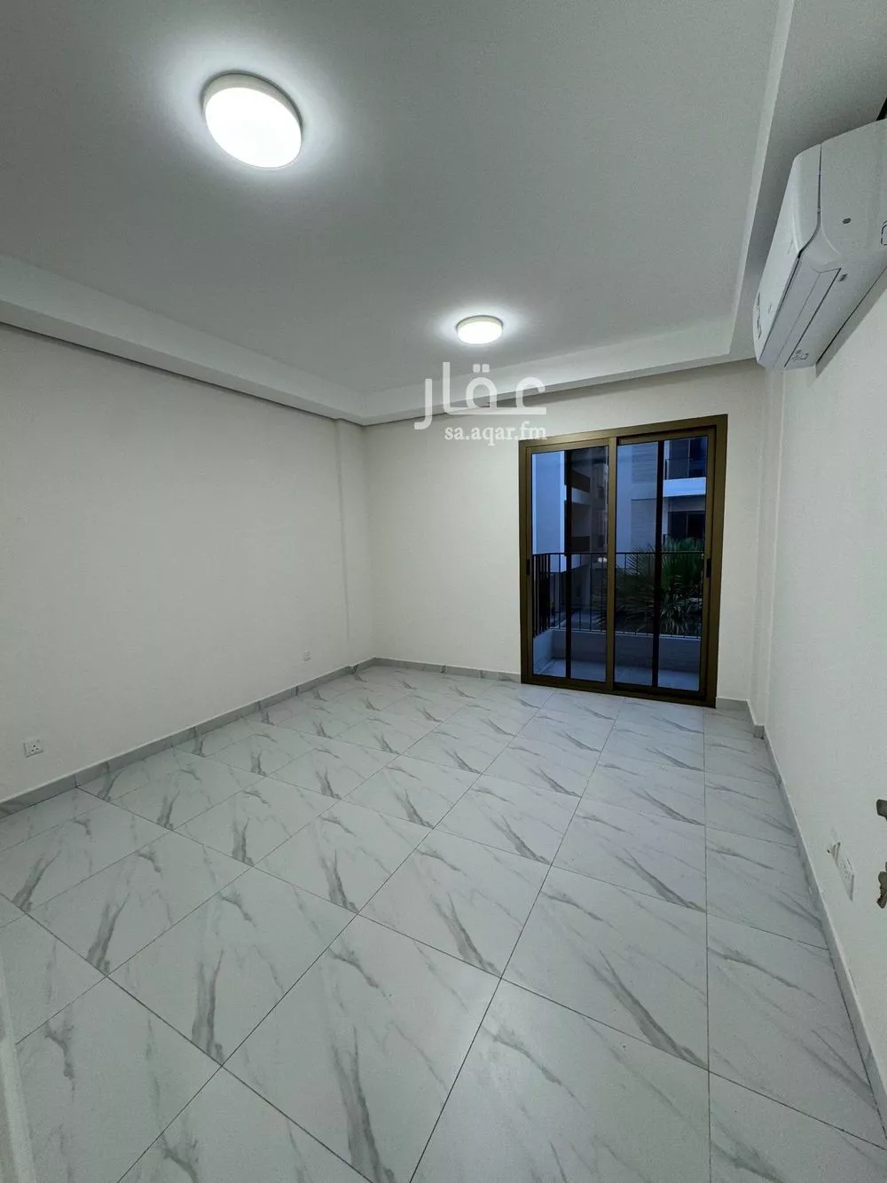 شقة 3 غرف في الحمرا 2