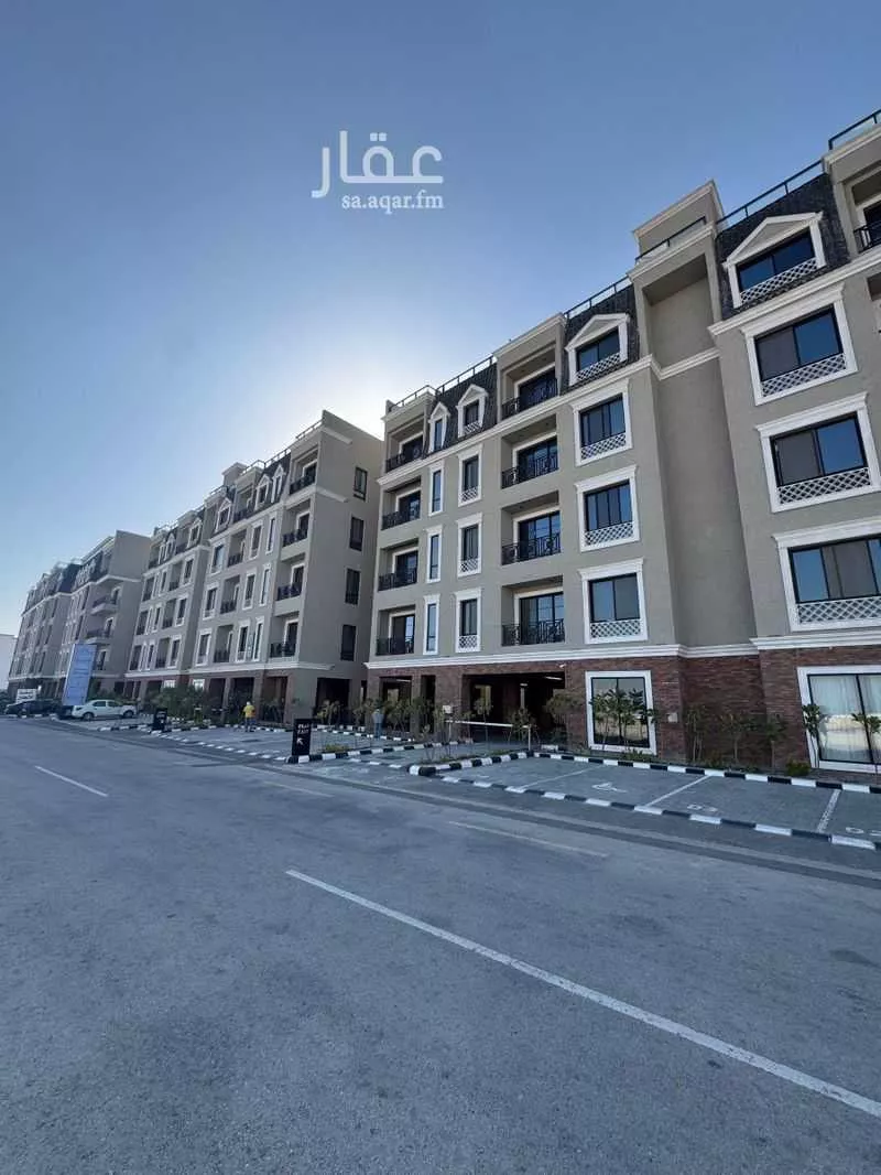 3 bedroom apartment in Al Bahr, Eastern Province 8