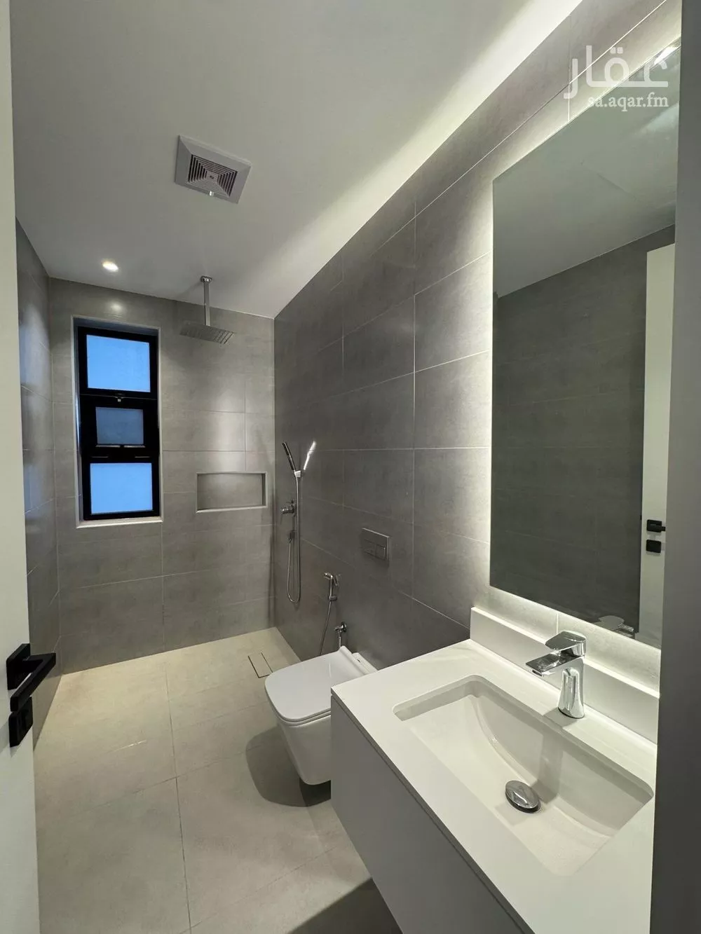 شقة 3 غرف في البحر 4