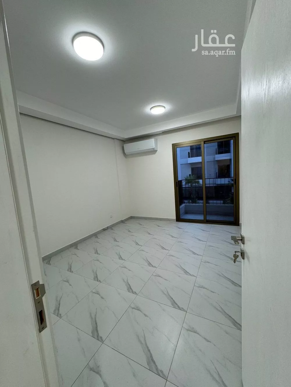 شقة 3 غرف في الحمرا 3