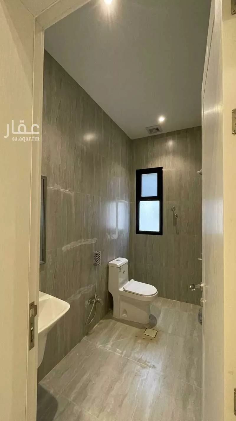 5 bedroom villa in Dahiat King Fahd 4