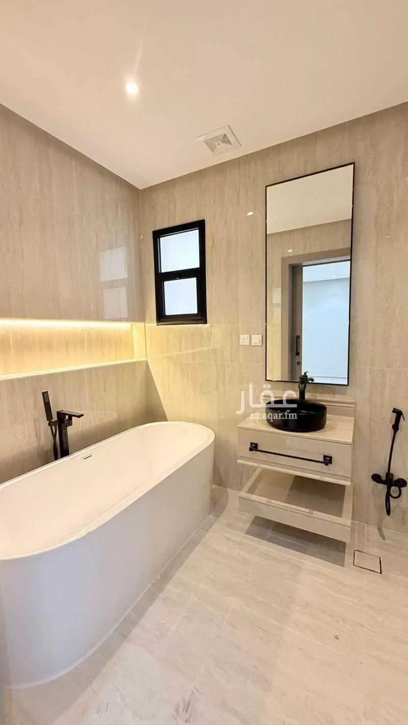 فيلا 6 غرف في ضاحية الملك فهد 3