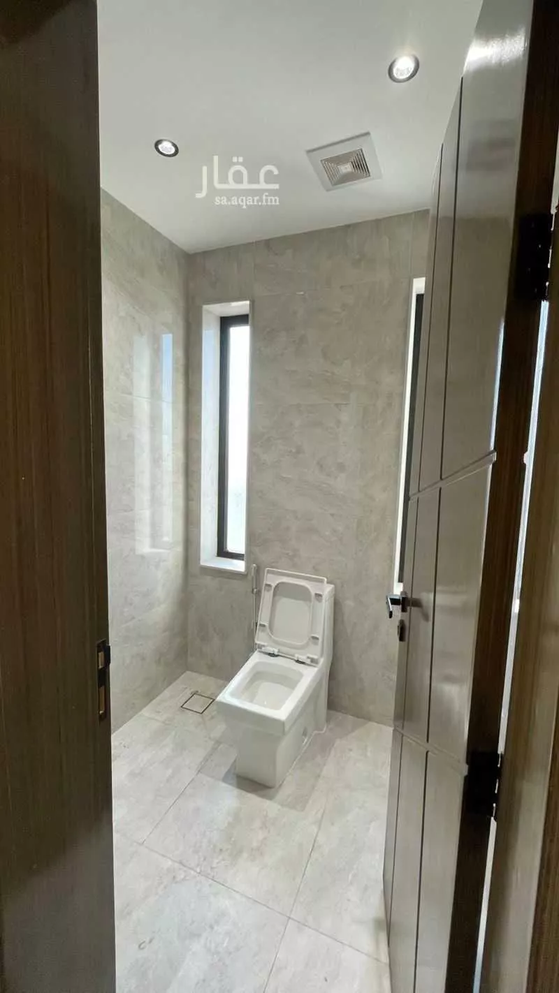 4 bedroom apartment in Ash Shati Al Gharbi, Eastern Province 9