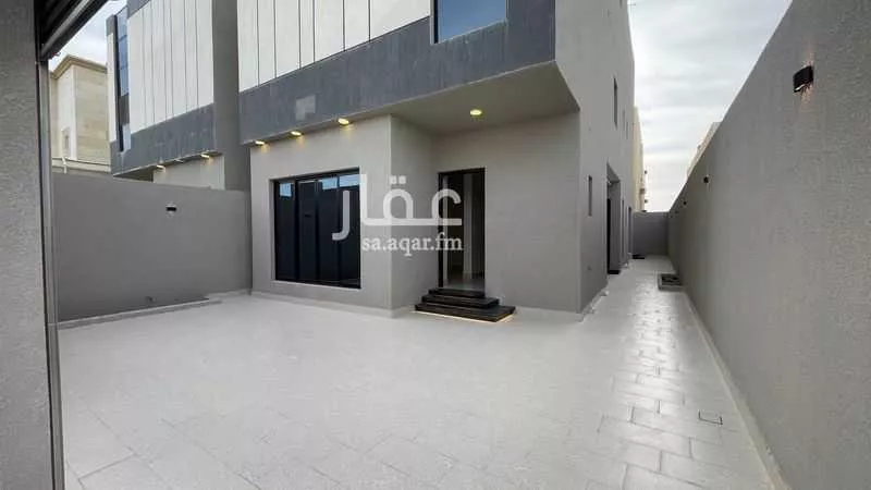 فيلا 5 غرف في ضاحية الملك فهد 2