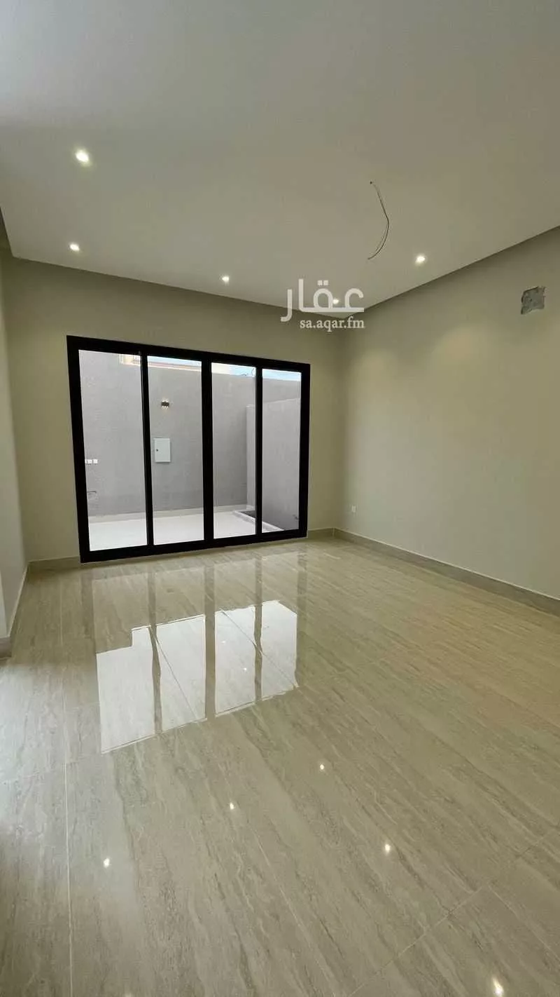 فيلا 5 غرف في ضاحية الملك فهد 5