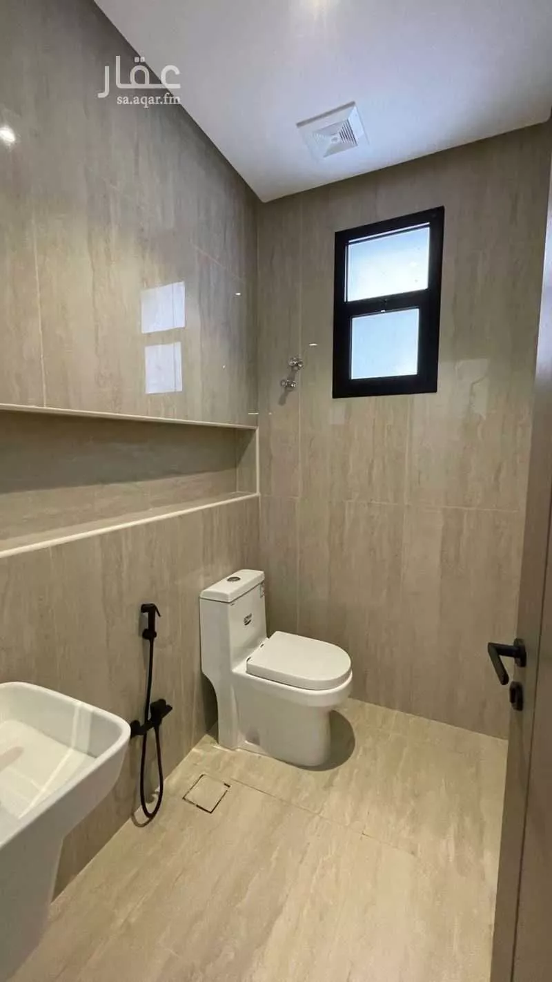 فيلا 5 غرف في ضاحية الملك فهد 5