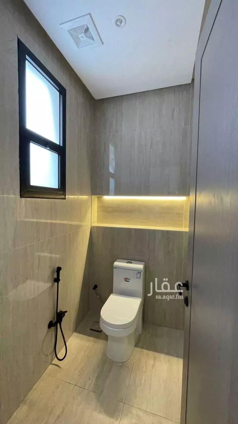 فيلا 5 غرف في ضاحية الملك فهد 3