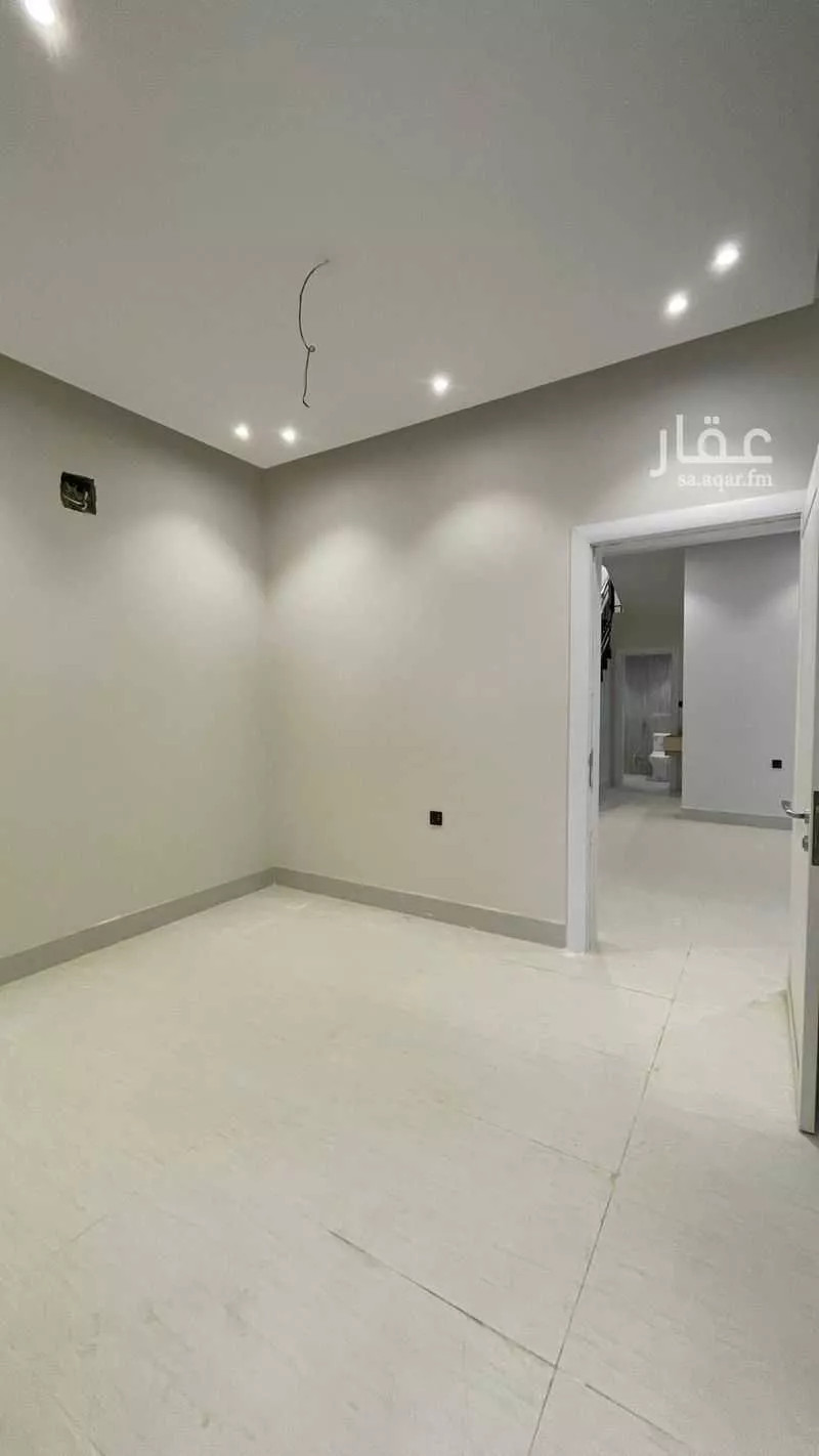 فيلا 5 غرف في ضاحية الملك فهد 5