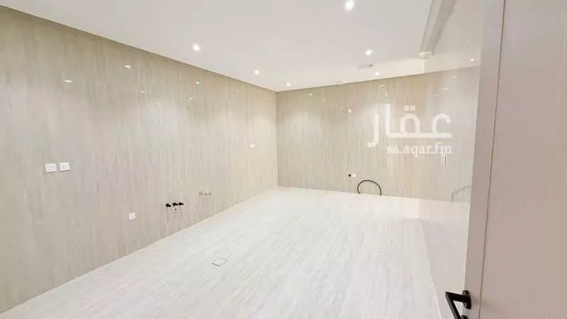 فيلا 6 غرف في ضاحية الملك فهد 4