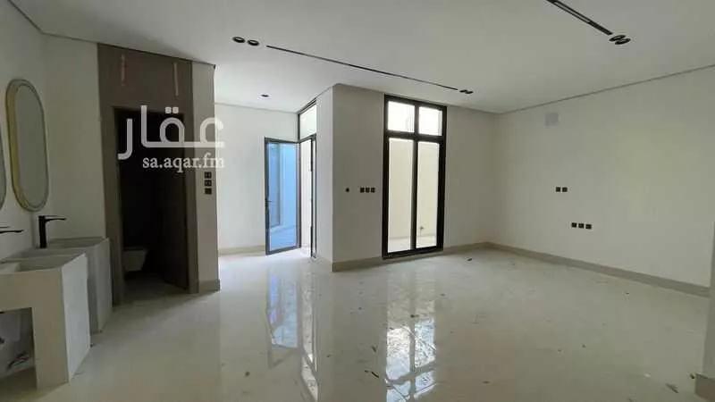 5 bedroom villa in Ash Sharq, Eastern Province 9