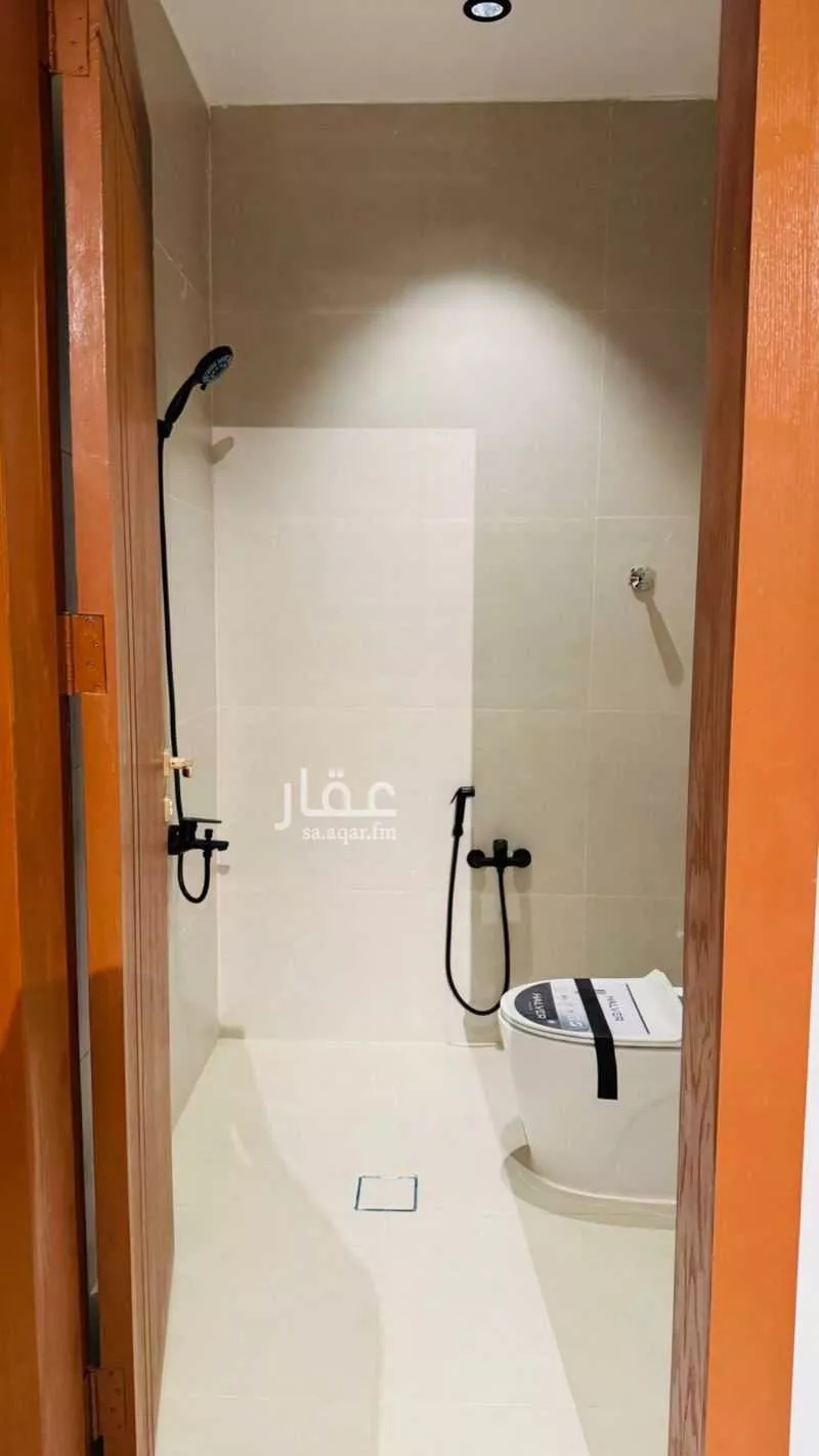7 bedroom apartment in Al Qadisiyah, Riyadh 9