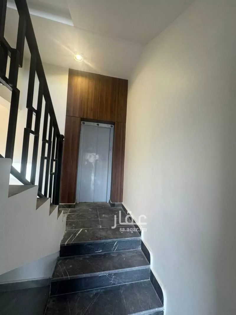 فيلا 5 غرف في الشرق 5