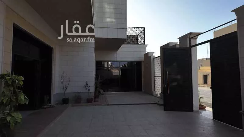6 bedroom villa in Al Narjis 3