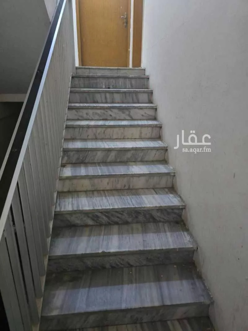 عمارة 145 م² في الثقبة 4