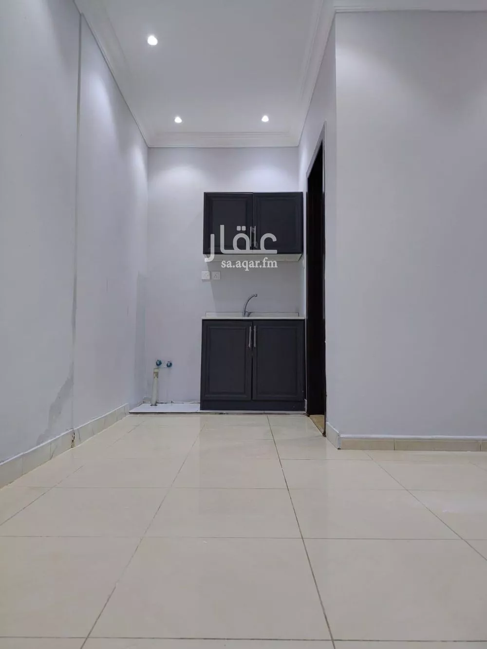 شقة 1 غرف في الملقا 4