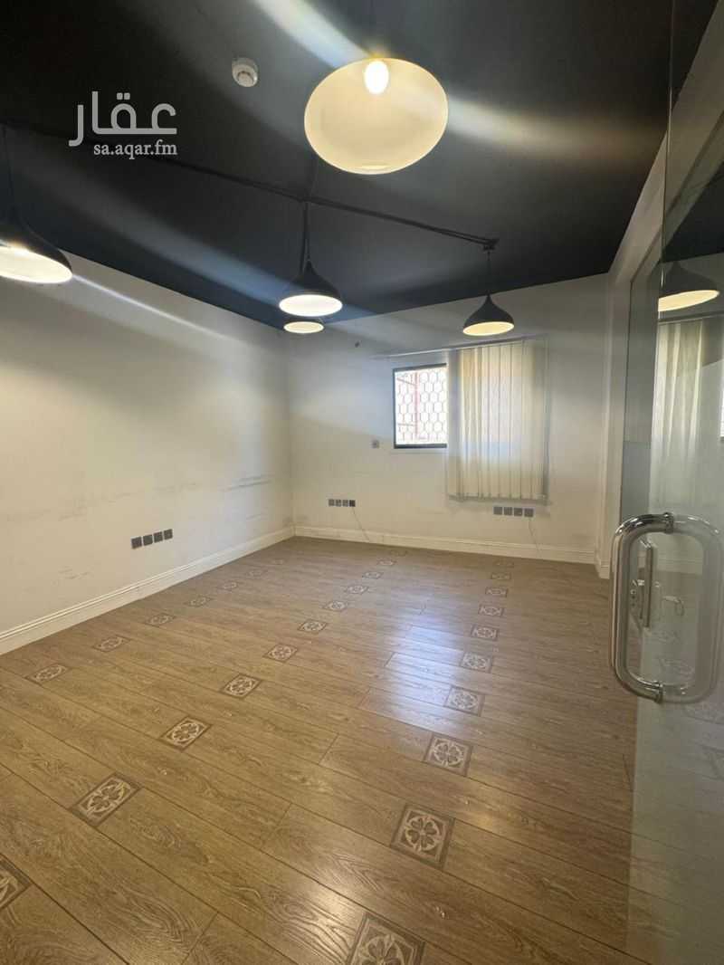 5 bedroom office in Al Wahah, Riyadh 3