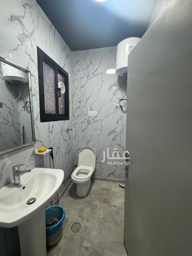 5 bedroom office in Al Wahah, Riyadh 8