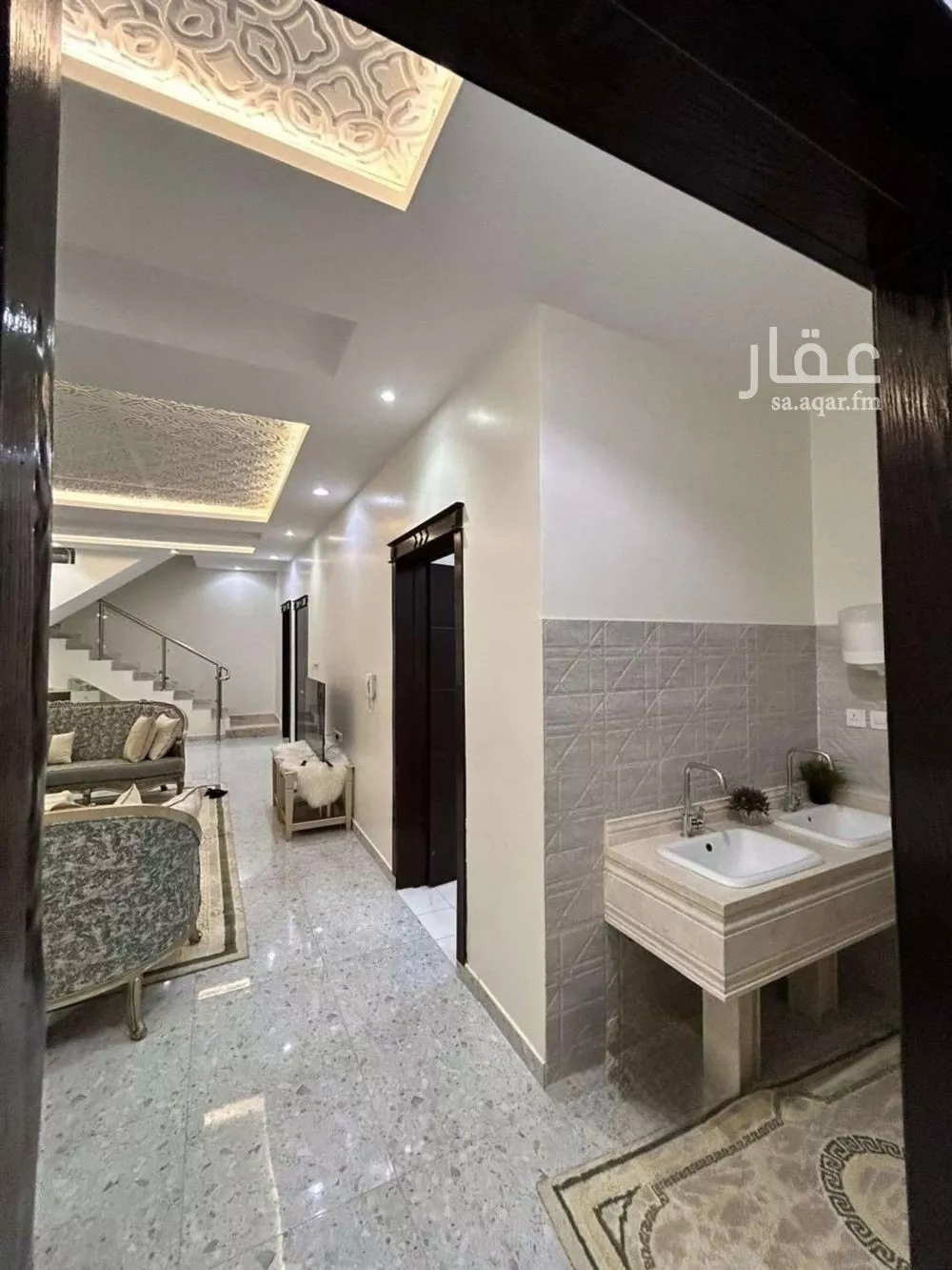 فيلا 8 غرف في الرمال 2