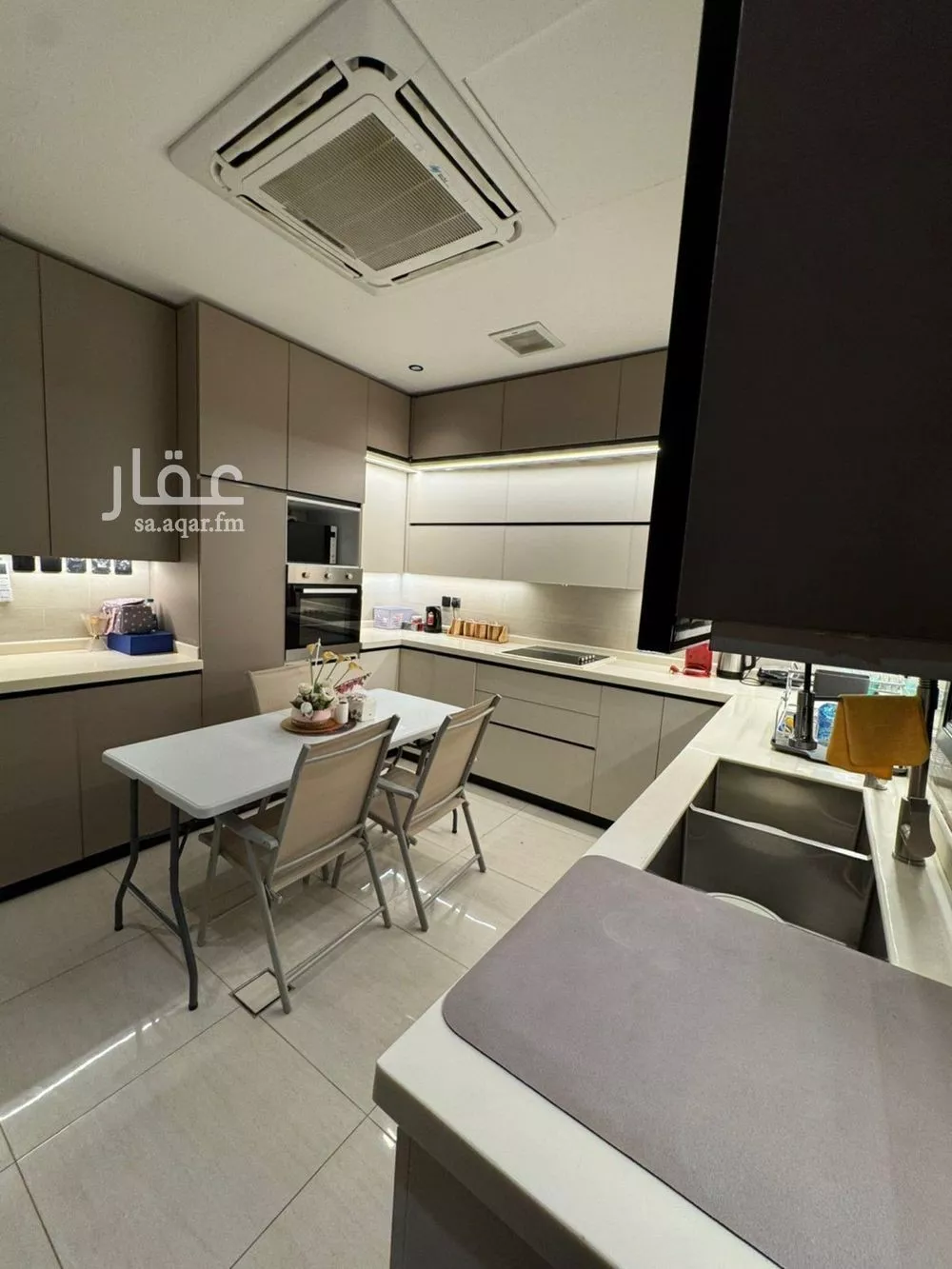 فيلا 5 غرف في النرجس 1