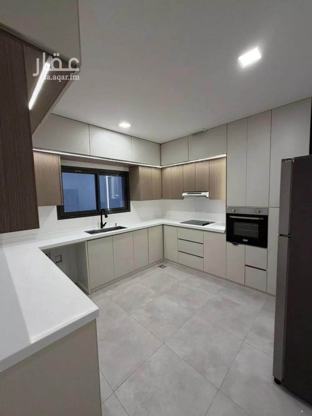 فيلا 5 غرف في العارض 1