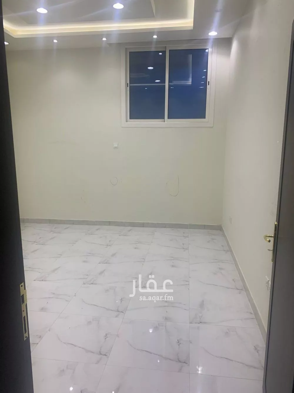 3 bedroom floor in Al Falah 5