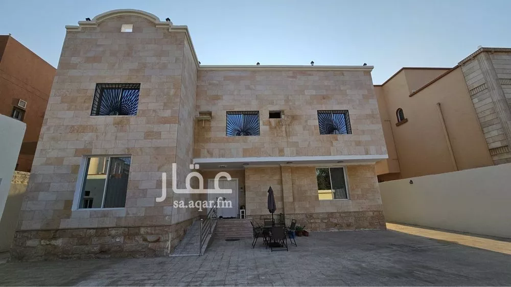 الطابق in طيبة