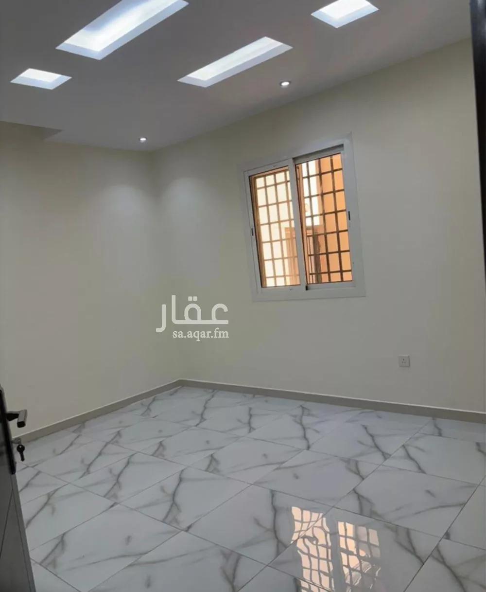 شقة 4 غرف في طيبة 1