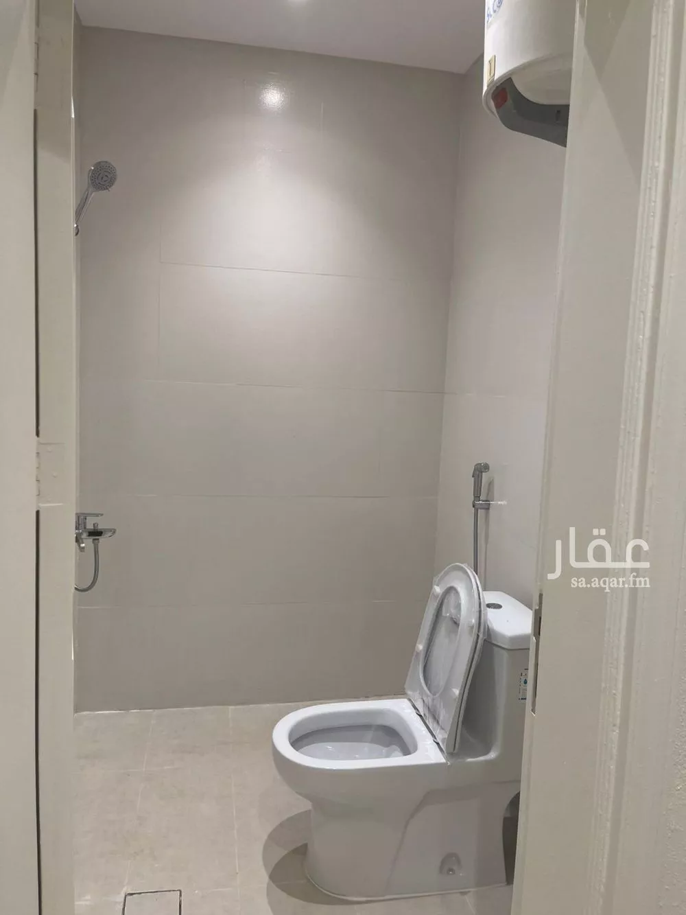 3 bedroom floor in King Faisal 2