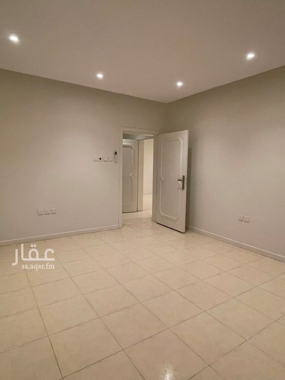 3 bedroom floor in King Faisal 3