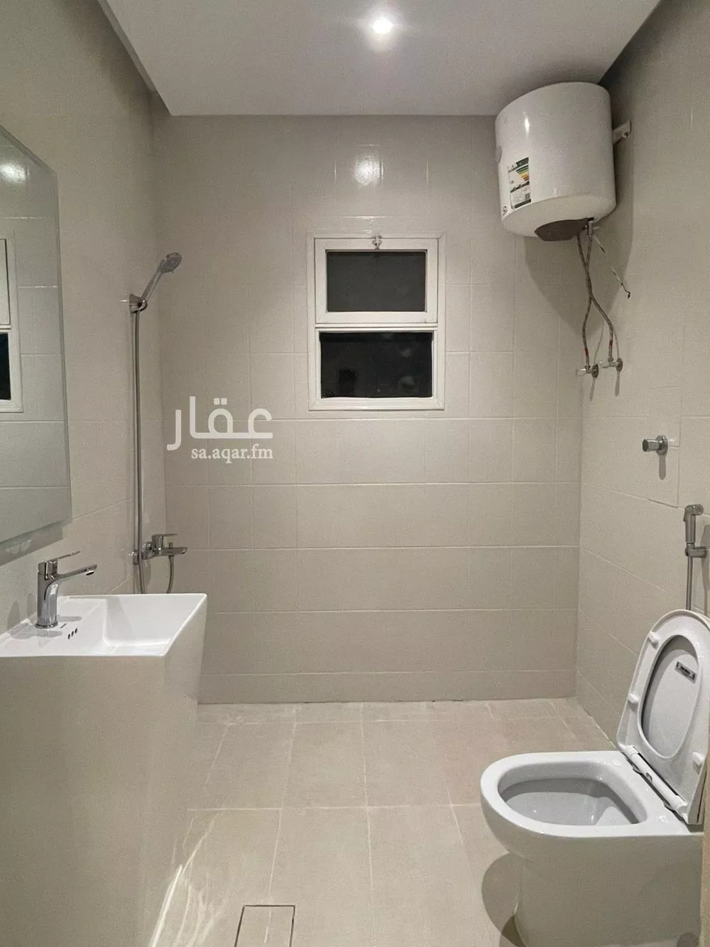3 bedroom floor in King Faisal 4