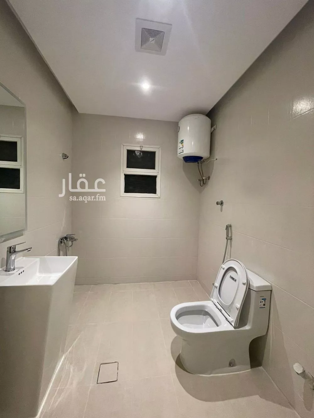 3 bedroom floor in King Faisal 5