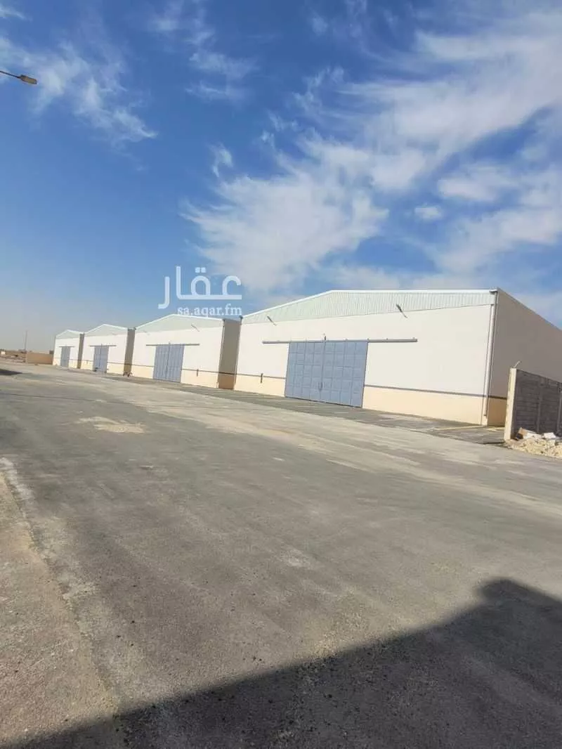 مستودع 900 م² في النظيم 1