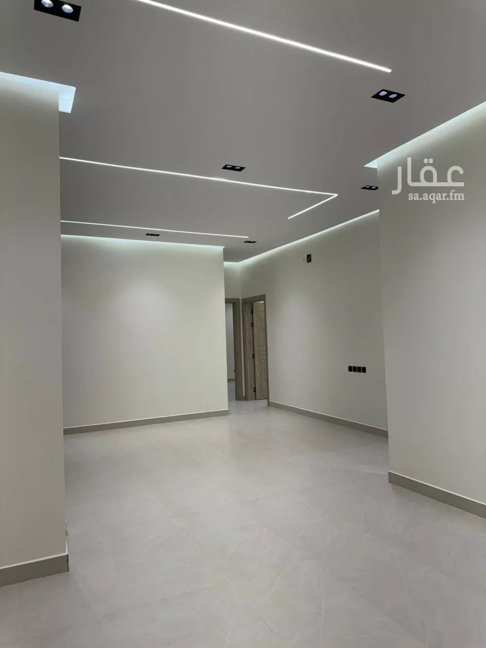 فيلا 5 غرف في الخليج 3