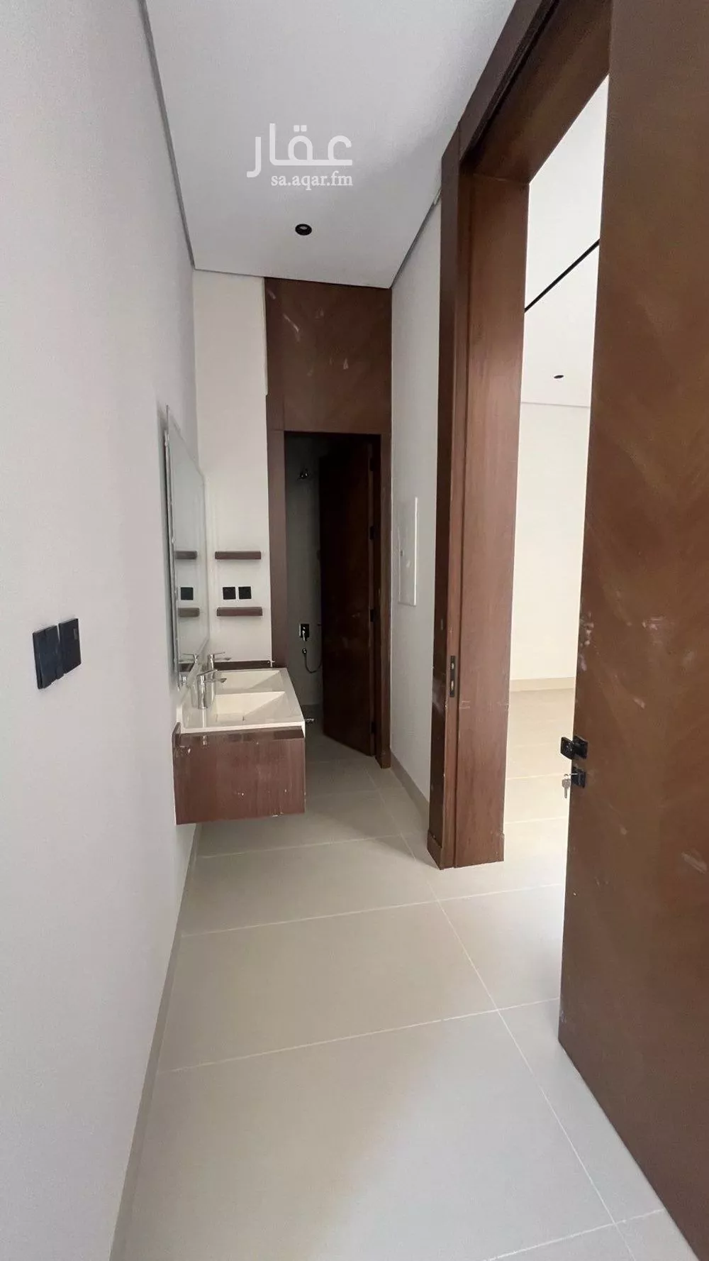 فيلا 6 غرف في المهدية 5