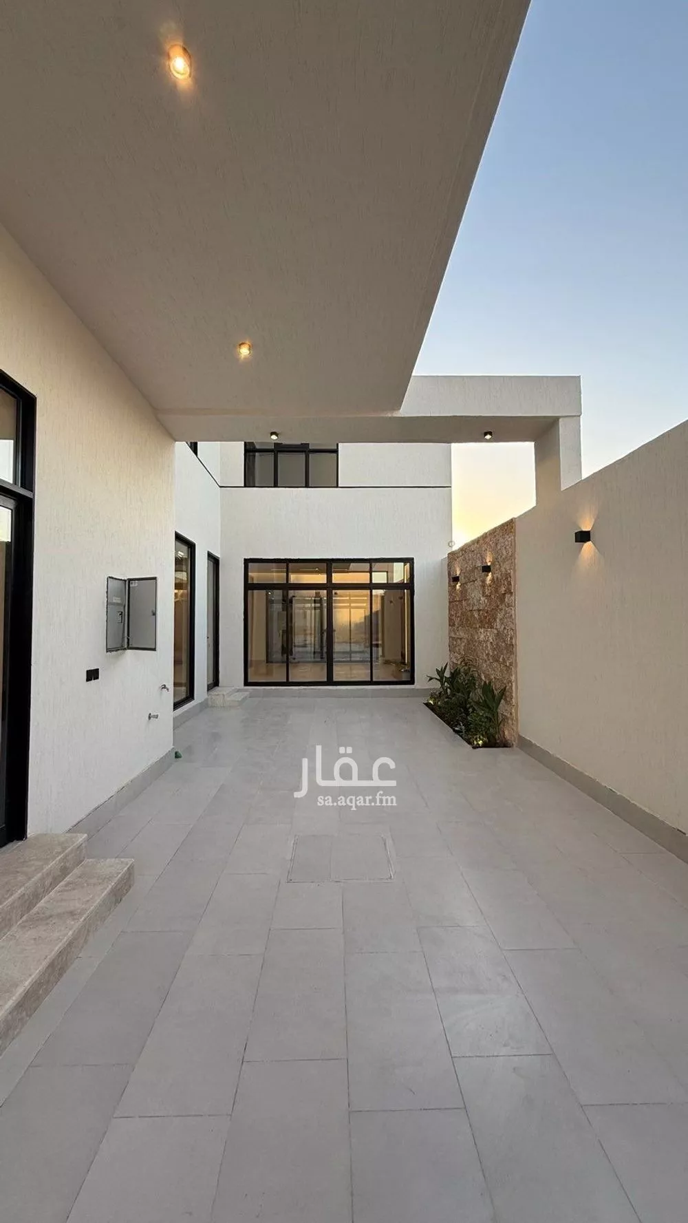 فيلا 6 غرف في المهدية 5