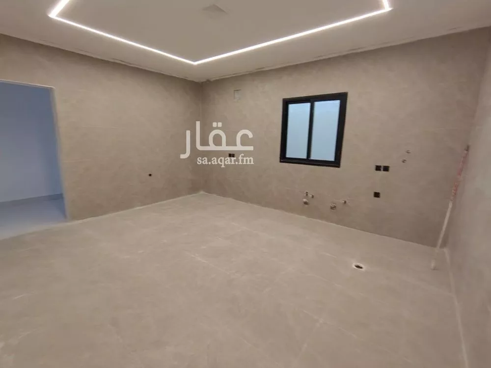 فيلا 6 غرف في العقيق 5