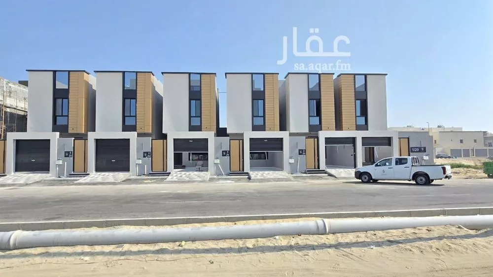5 bedroom villa in Al Aqiq