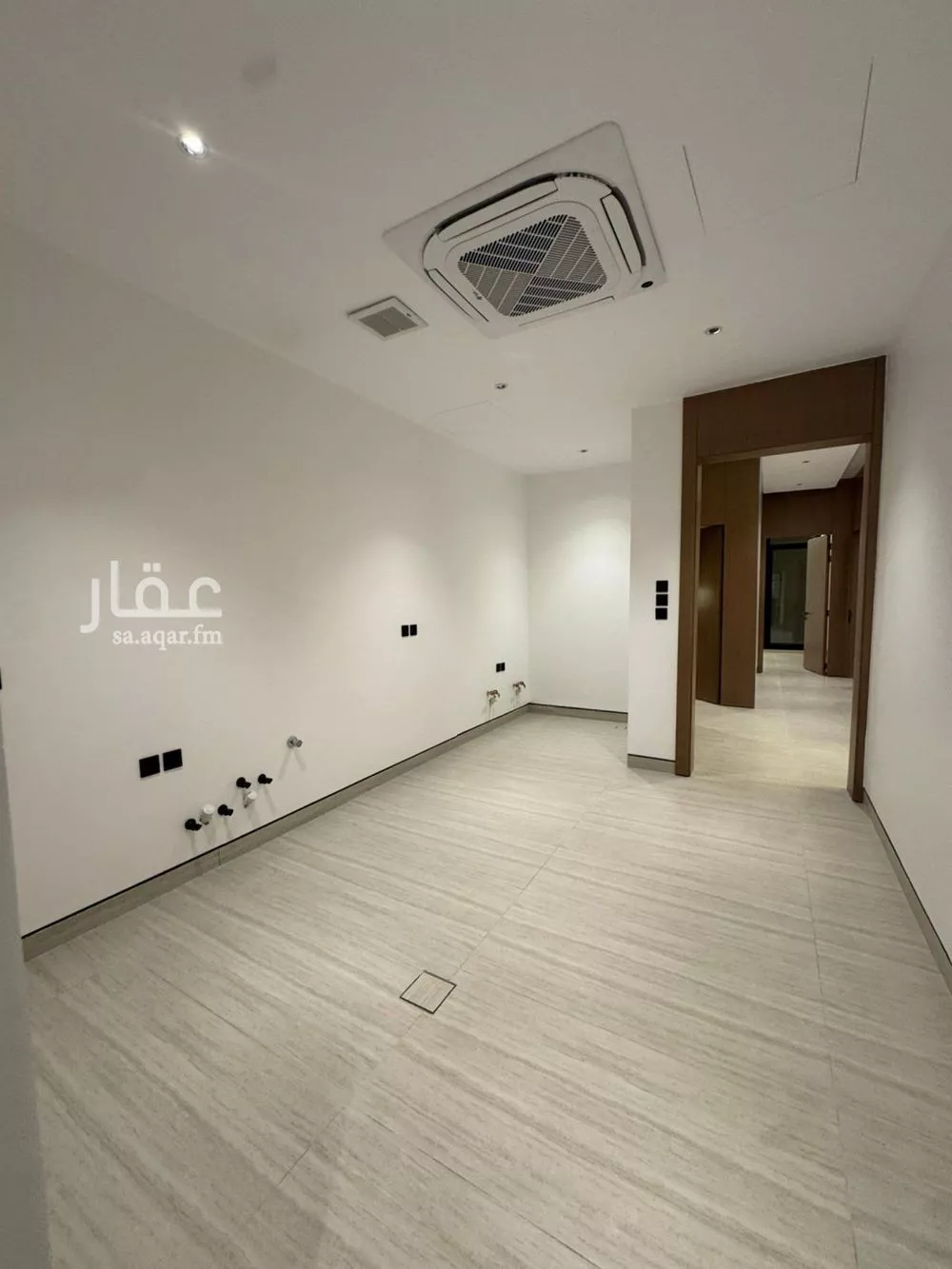 دور 4 غرف في العارض 4