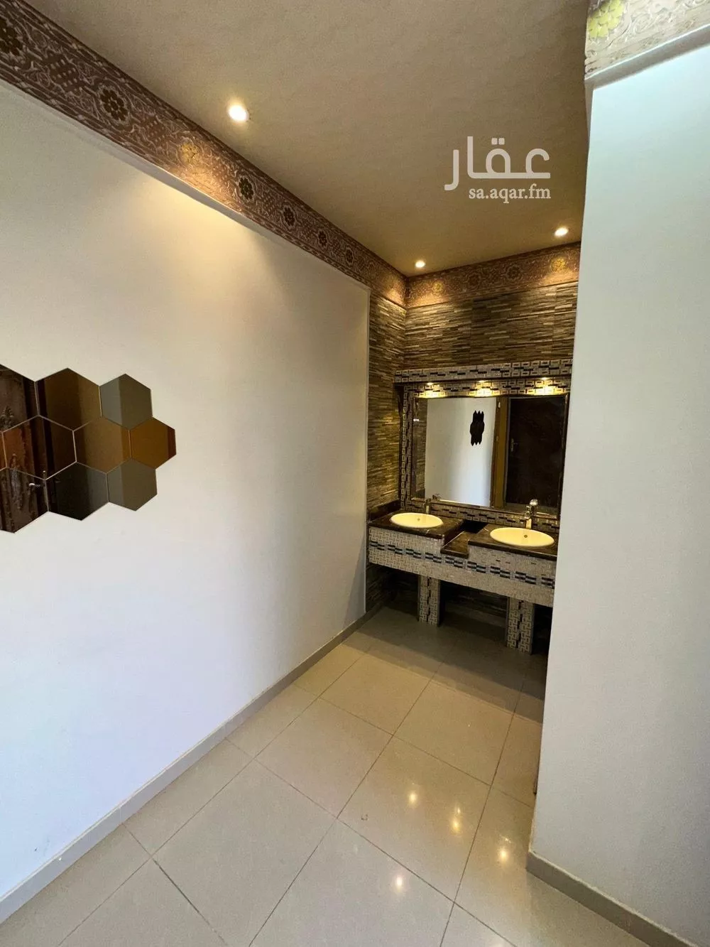 5 bedroom villa in Al Yarmouk 3