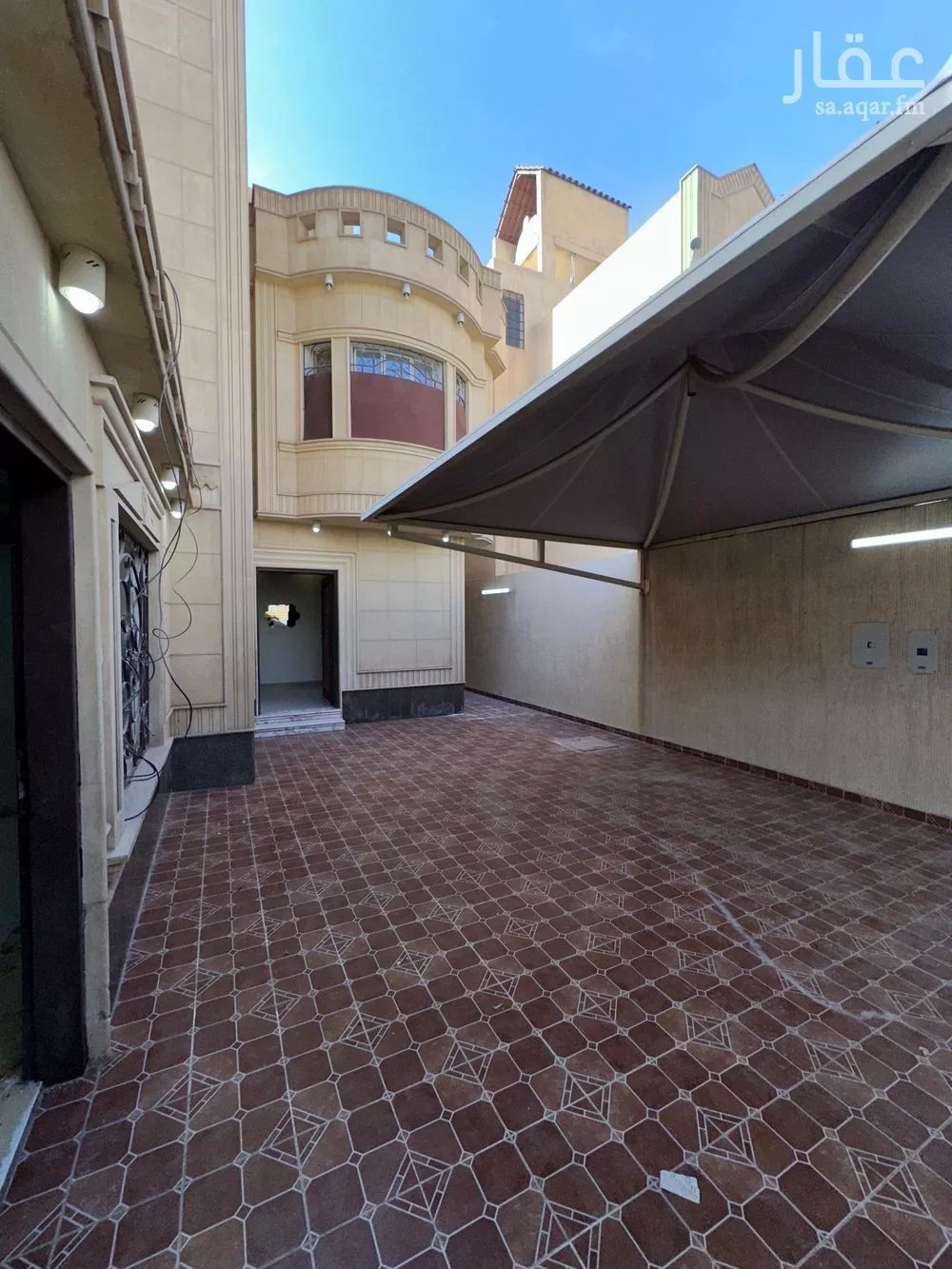 5 bedroom villa in Al Yarmouk 4