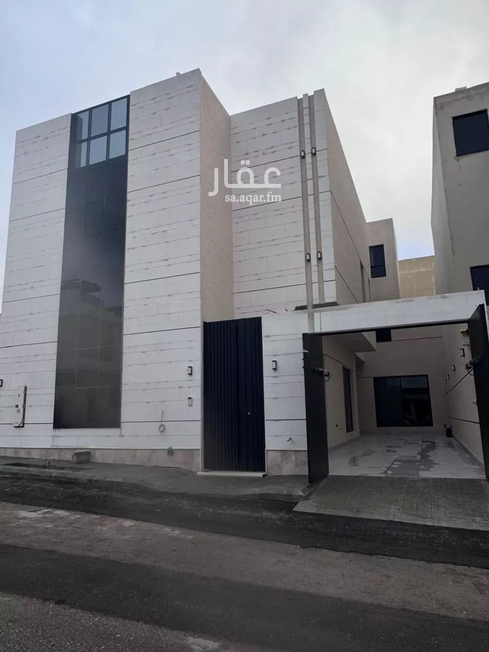 4 bedroom villa in Al Mahdiyyah 1