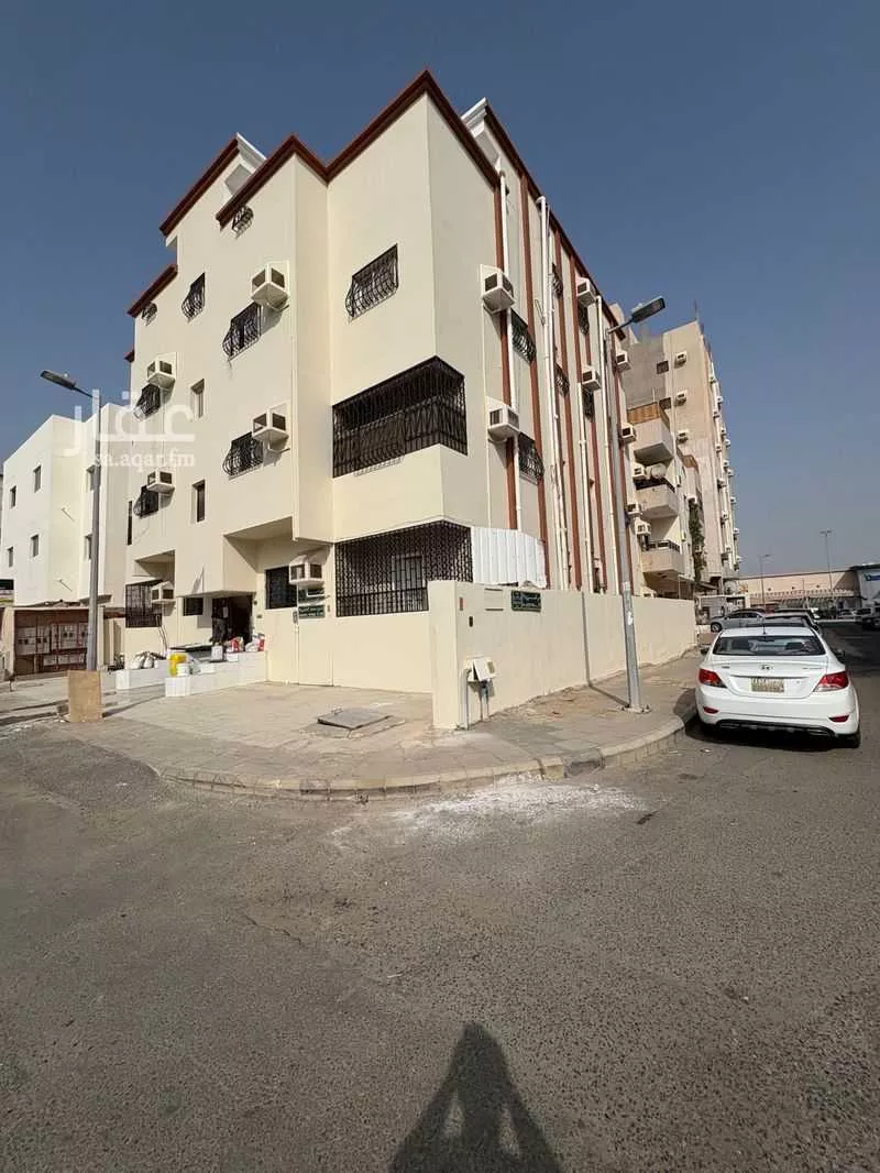4 bedroom apartment in Al Aziziyah, Jeddah 19