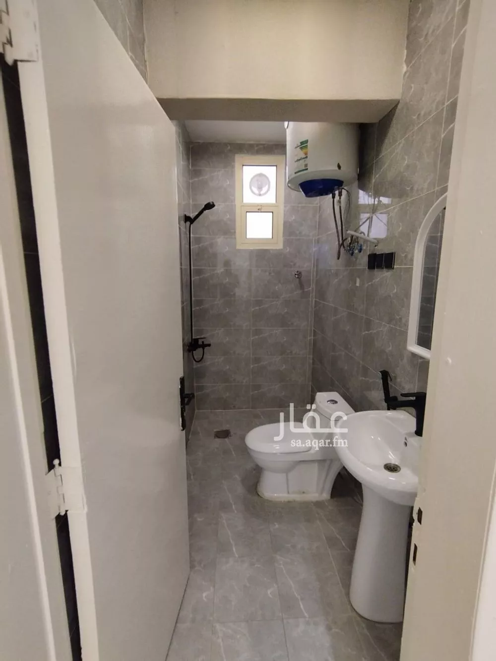 شقة 1 غرف في الملقا 3