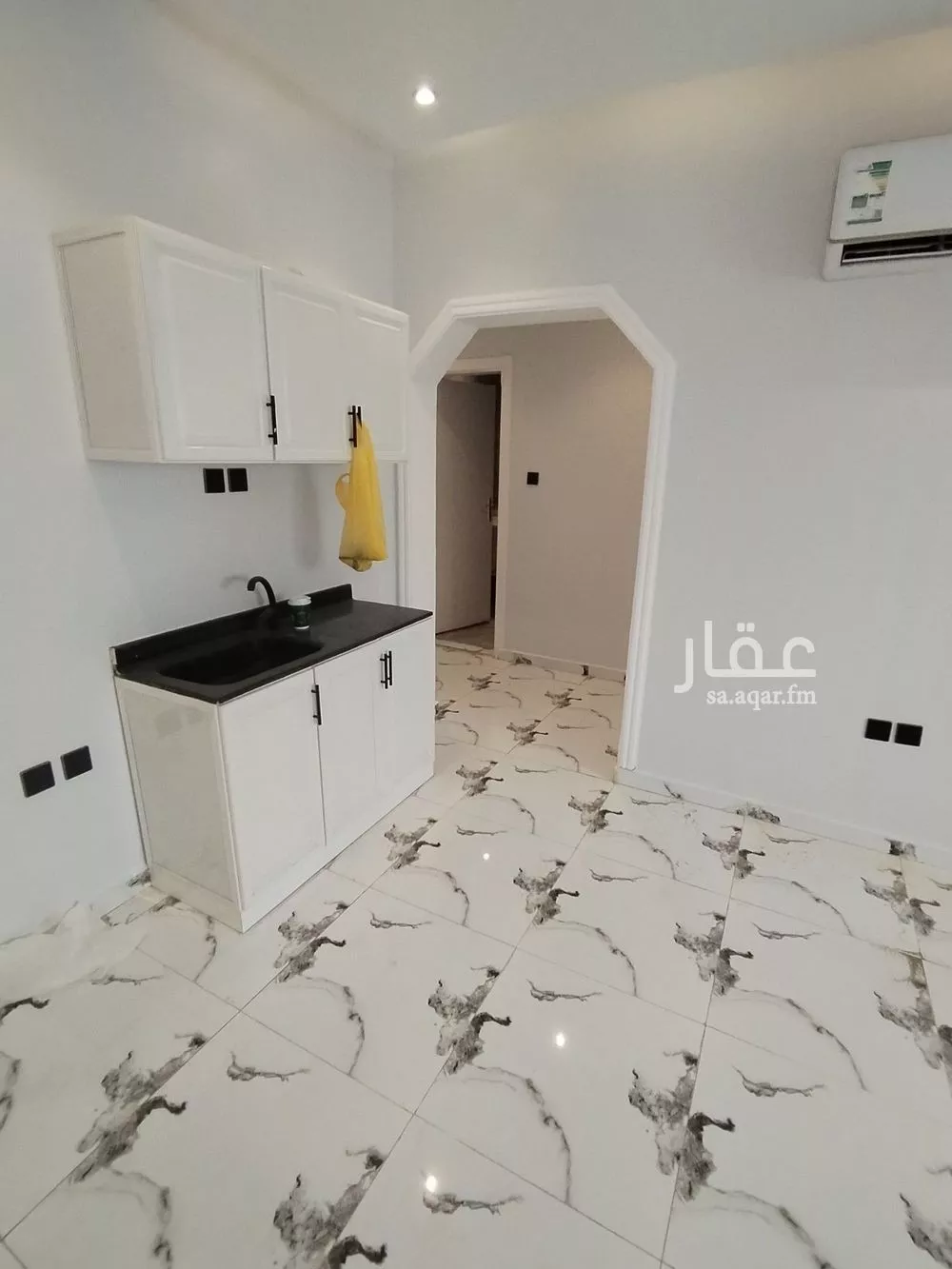 شقة 1 غرف في العقيق 5