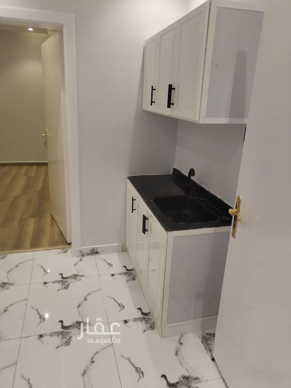 شقة 1 غرف في العقيق 5