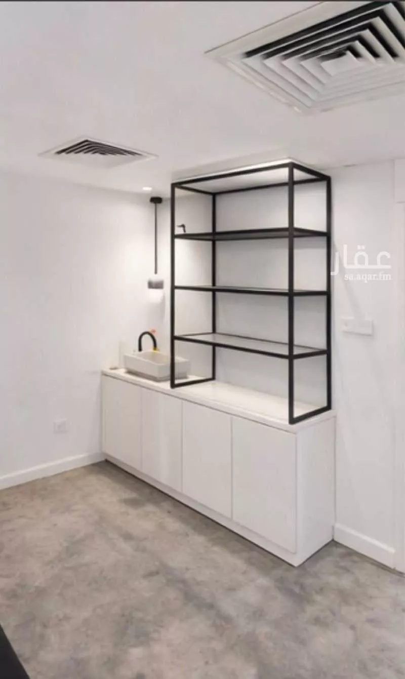 محل 137 م² في البستان 3