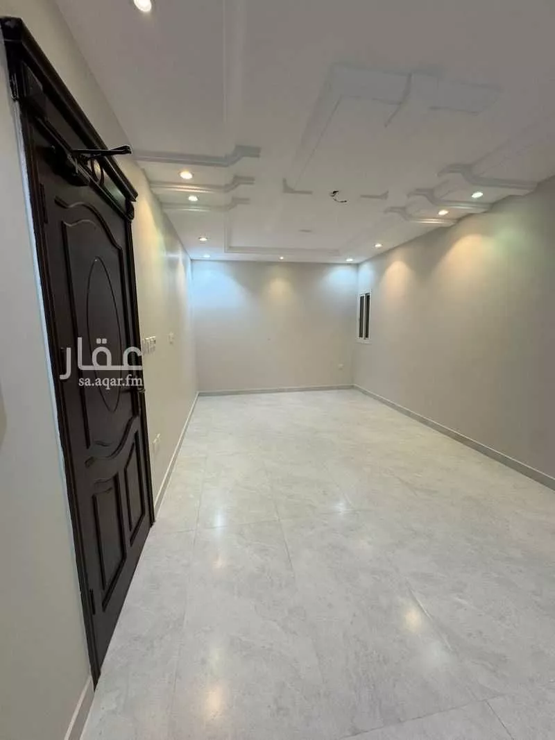 عمارة 650 م² في الورود 5