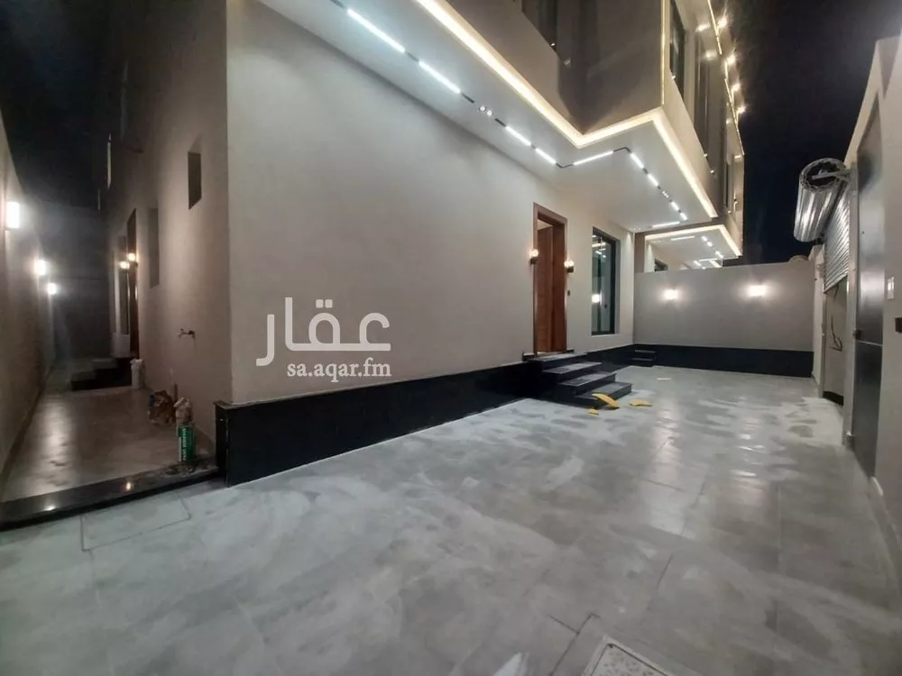 8 bedroom villa in Al Rahmaniyyah 2